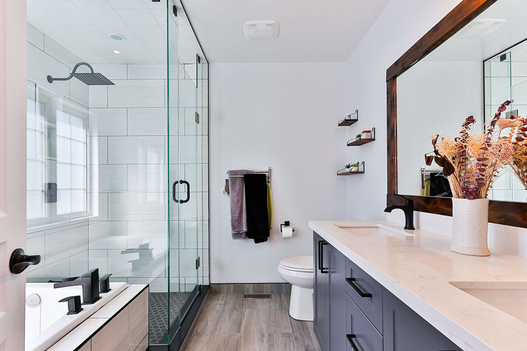 Sustainable Toiletries For Your Bathroom | Natural and Plastic-Free