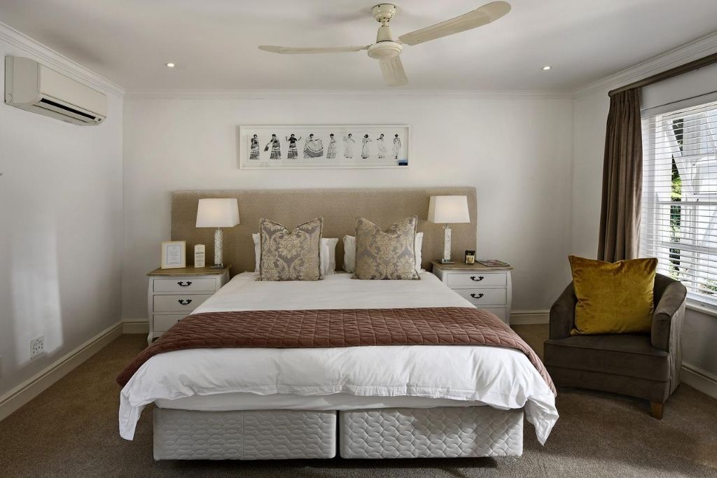 http://delilahhome.com/cdn/shop/articles/essentials-for-bedroom.jpg?v=1653520777&width=2048