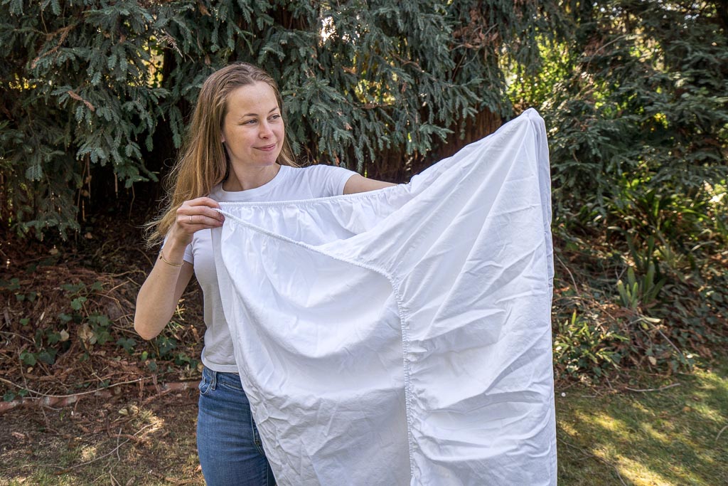 How To Find The Perfect Fitted Sheets For Your Bed (And How To Fold It!)